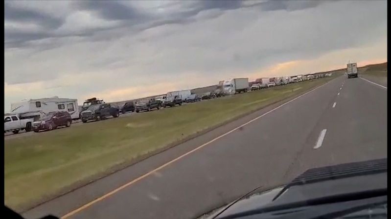 Na dálnici v Montaně zemřelo při hromadné nehodě v prachové bouři šest lidí